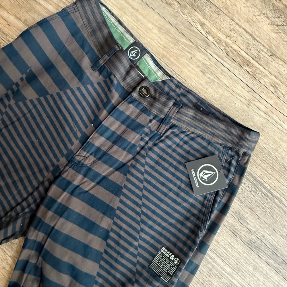Volcom Graphito Striped Shorts in Blue and Brown Men’s 31 NWT‎